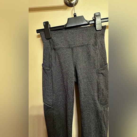 Lululemon Speed Up Tight Women’s 2 Blue Gray Variegated Knit Power Legging - Picture 3 of 4